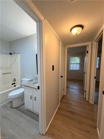 142 Weatherwood Court B, Winston-salem, NC 27103