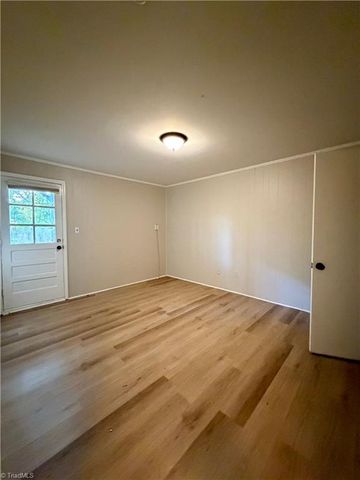 142 Weatherwood Court B, Winston-salem, NC 27103
