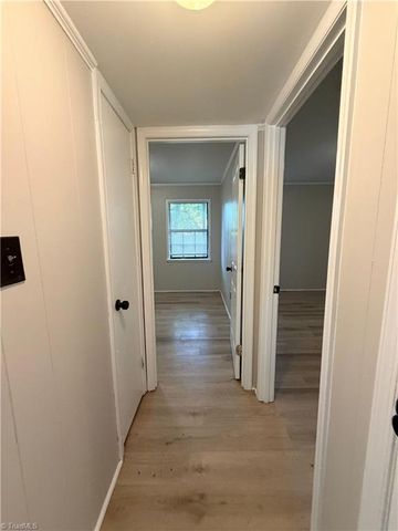 142 Weatherwood Court B, Winston-salem, NC 27103