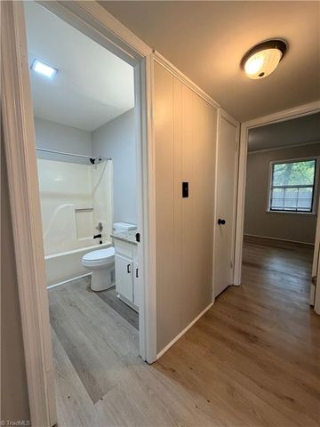 142 Weatherwood Court B, Winston-salem, NC 27103