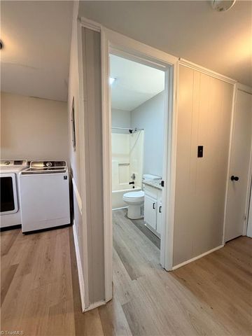 142 Weatherwood Court B, Winston-salem, NC 27103