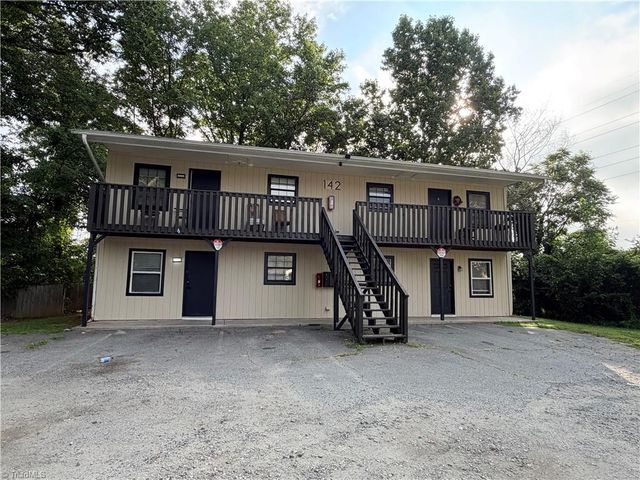 142 Weatherwood Court B, Winston-salem, NC 27103