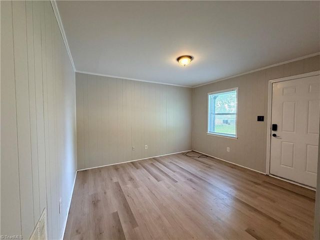 142 Weatherwood Court B, Winston-salem, NC 27103