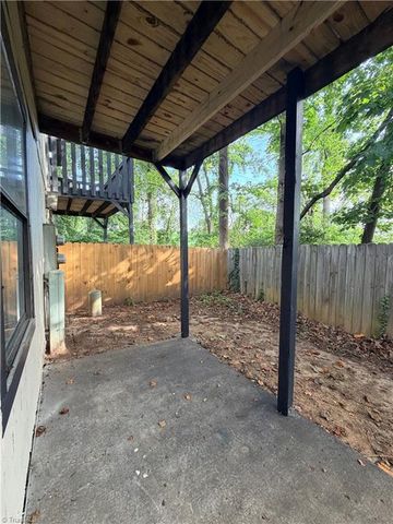 142 Weatherwood Court B, Winston-salem, NC 27103