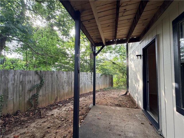 142 Weatherwood Court B, Winston-salem, NC 27103