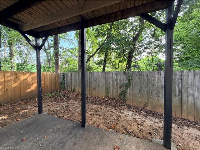 142 Weatherwood Court B, Winston-salem, NC 27103