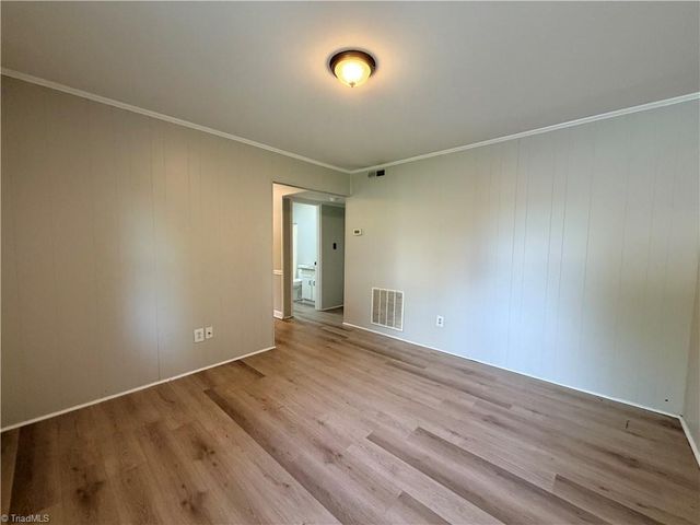142 Weatherwood Court B, Winston-salem, NC 27103