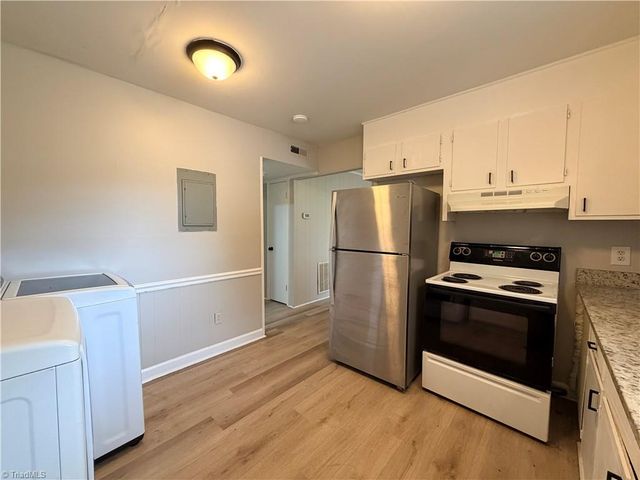 142 Weatherwood Court B, Winston-salem, NC 27103