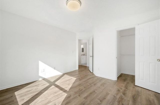 10895 Glenbarr Drive, Johns Creek, GA 30097