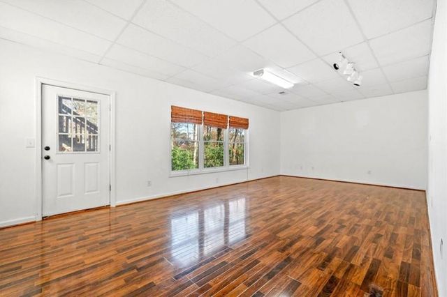 10895 Glenbarr Drive, Johns Creek, GA 30097