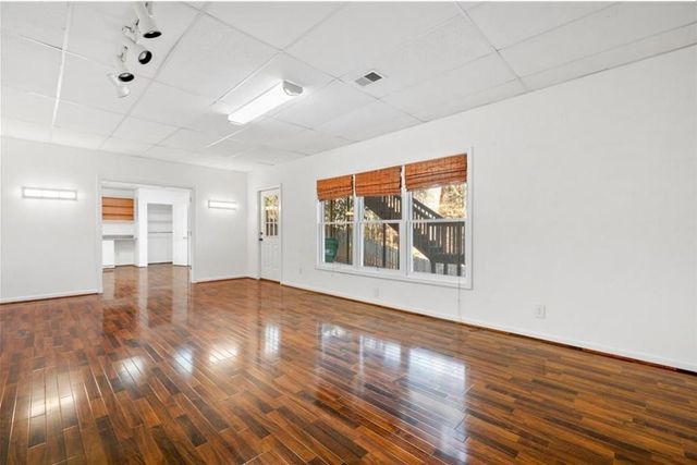 10895 Glenbarr Drive, Johns Creek, GA 30097