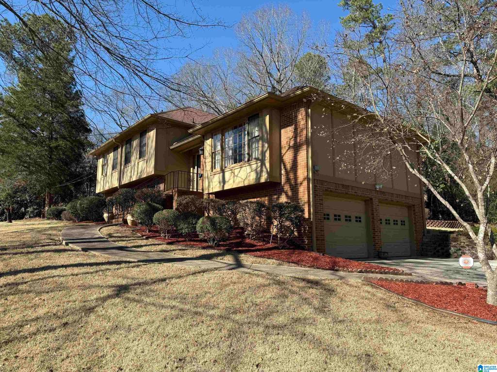 1748 NAPIER DRIVE, Hoover, AL 35226