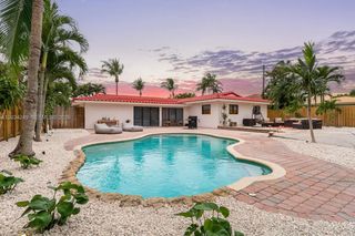 5250 NE 15th Avenue, Fort Lauderdale, FL 33334