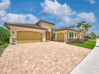 9210 W Parkland Bay Trail, Parkland, FL 33076