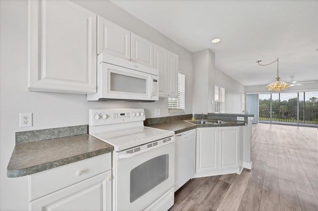 2040 WILLOW HAMMOCK CIRCLE 301, Punta Gorda, FL 33983