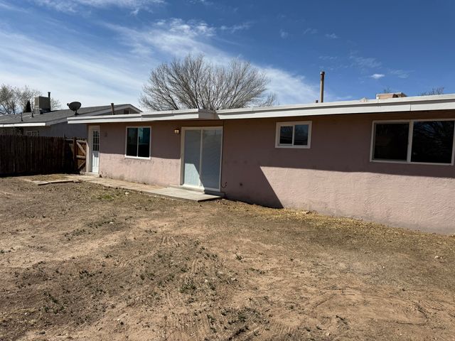 4630 Valley Garden Drive SW, Albuquerque, NM 87105