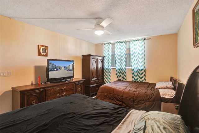 3120 Holiday Springs Boulevard 106, Margate, FL 33063