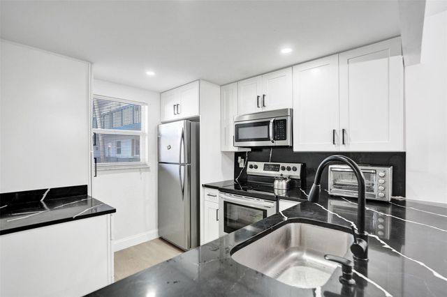 3120 Holiday Springs Boulevard 106, Margate, FL 33063