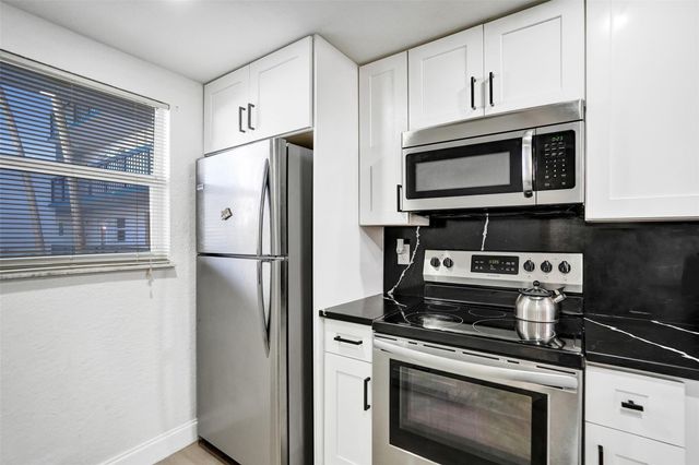 3120 Holiday Springs Boulevard 106, Margate, FL 33063