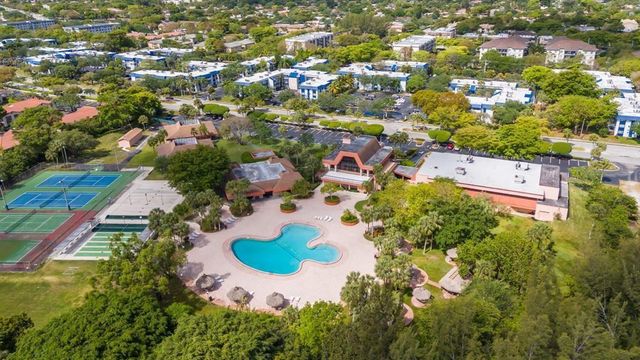 3120 Holiday Springs Boulevard 106, Margate, FL 33063