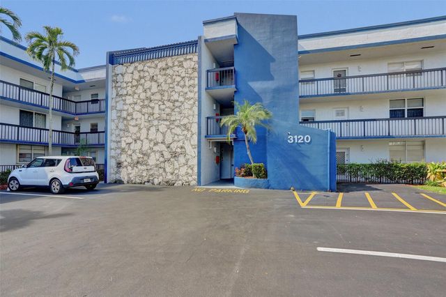 3120 Holiday Springs Boulevard 106, Margate, FL 33063