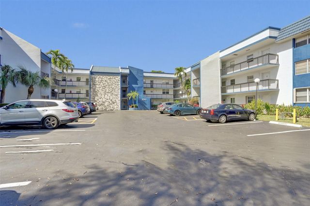 3120 Holiday Springs Boulevard 106, Margate, FL 33063