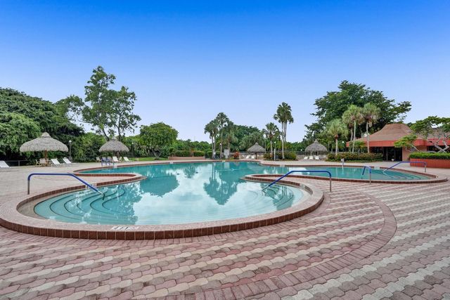 3120 Holiday Springs Boulevard 106, Margate, FL 33063