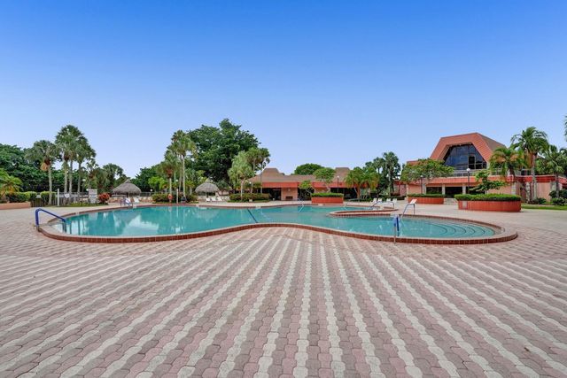 3120 Holiday Springs Boulevard 106, Margate, FL 33063