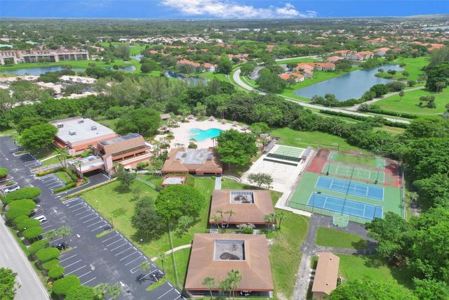 3120 Holiday Springs Boulevard 106, Margate, FL 33063