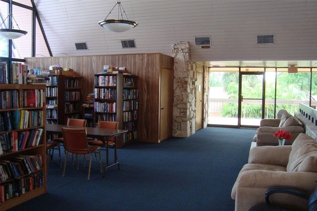 3120 Holiday Springs Boulevard 106, Margate, FL 33063