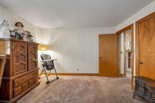7 Peters St, North Andover, MA 01845