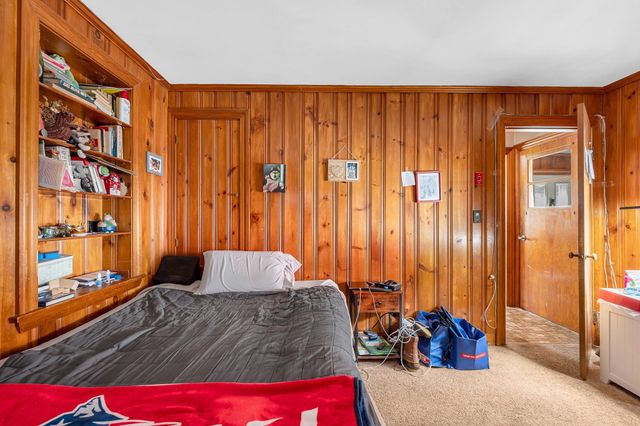 7 Peters St, North Andover, MA 01845
