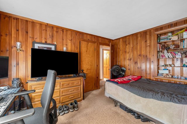 7 Peters St, North Andover, MA 01845