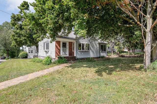 7 Peters St, North Andover, MA 01845