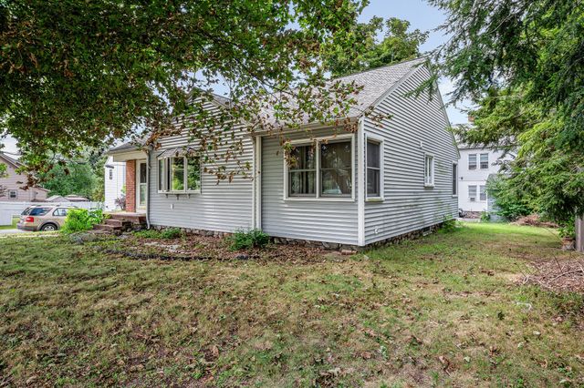 7 Peters St, North Andover, MA 01845
