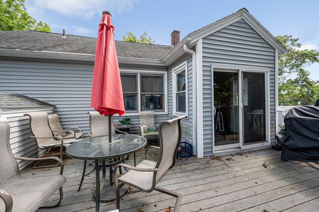 7 Peters St, North Andover, MA 01845