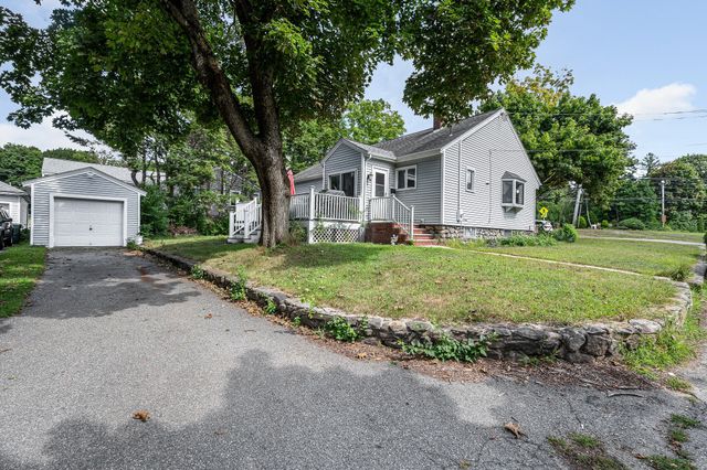 7 Peters St, North Andover, MA 01845