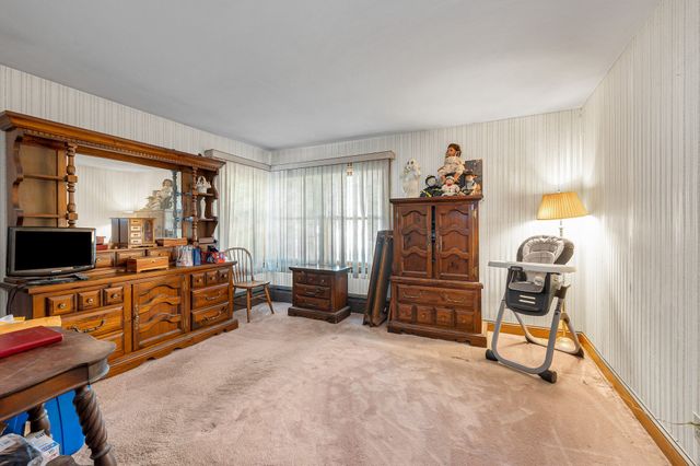 7 Peters St, North Andover, MA 01845