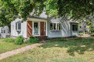 7 Peters St, North Andover, MA 01845