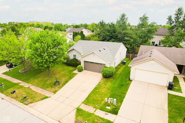 1443 Blue Brook Way, Greenwood, IN 46143