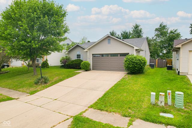 1443 Blue Brook Way, Greenwood, IN 46143