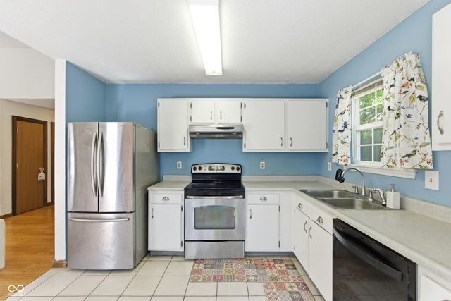 1443 Blue Brook Way, Greenwood, IN 46143