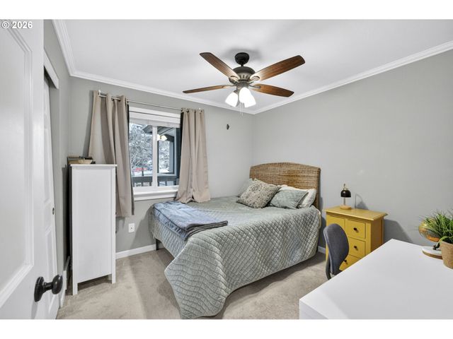 4970 S Landing Dr 304, Portland, OR 97239