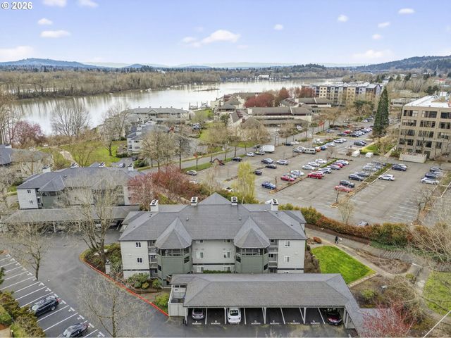 4970 S Landing Dr 304, Portland, OR 97239