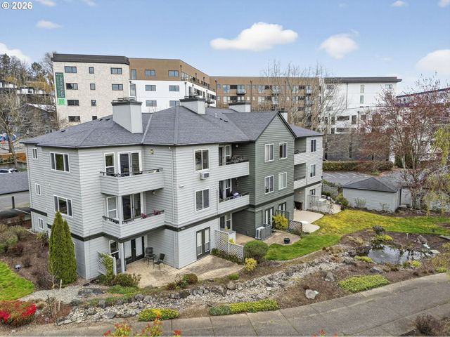 4970 S Landing Dr 304, Portland, OR 97239