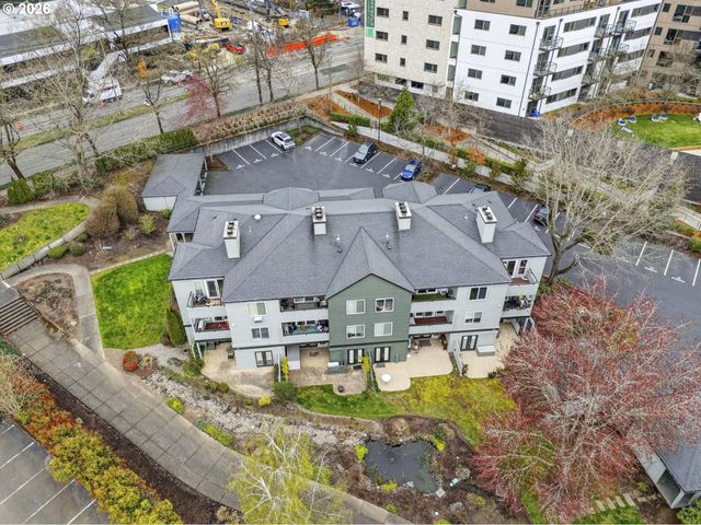 4970 S Landing Dr 304, Portland, OR 97239