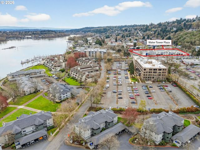 4970 S Landing Dr 304, Portland, OR 97239