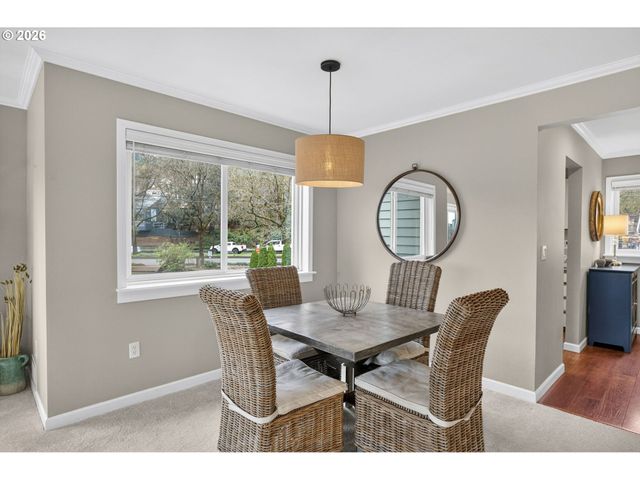 4970 S Landing Dr 304, Portland, OR 97239