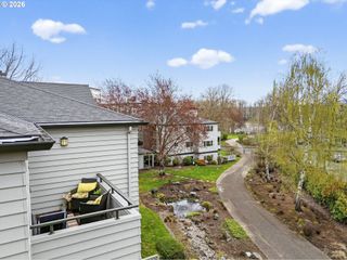 4970 S Landing Dr 304, Portland, OR 97239