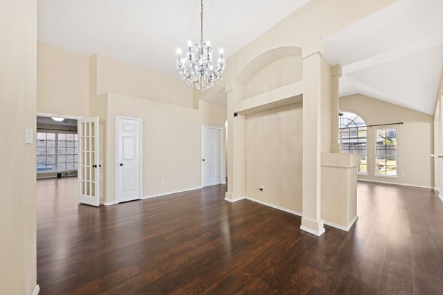 6718 Meadowcrest Drive, Arlington, TX 76002